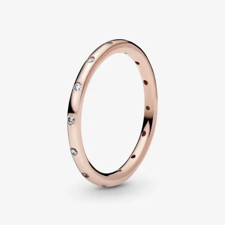 Pandora Anello a fascia scintillante semplice rosè