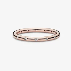 Pandora Anello a fascia scintillante semplice rosè