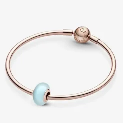 Pandora-Charm in vetro di Murano blu opaco